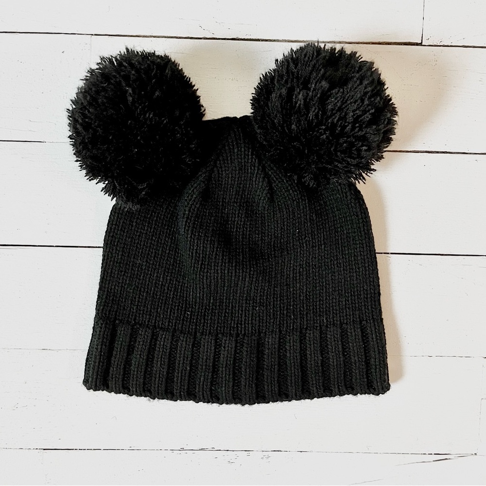 Carolina Amati Black Beanie Double Pom Pom hat | black
